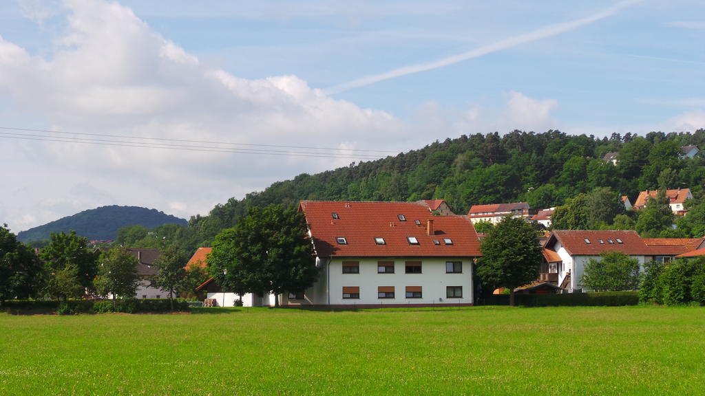 Rhoenblick Landhotel - Restaurant - Countrypub ペータースベルク エクステリア 写真