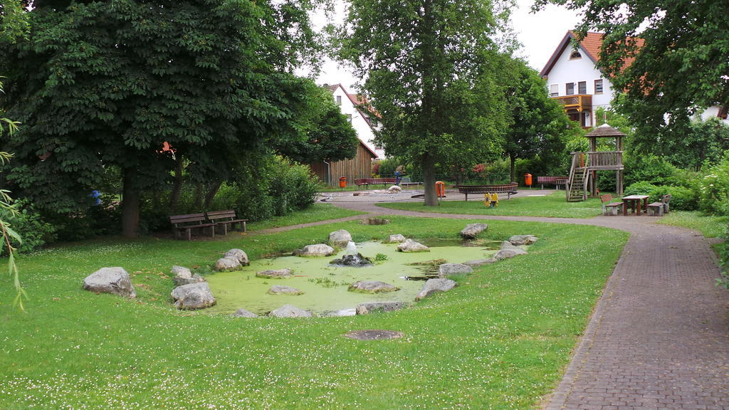 Rhoenblick Landhotel - Restaurant - Countrypub ペータースベルク エクステリア 写真