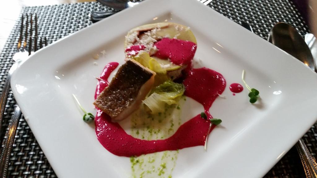 Rhoenblick Landhotel - Restaurant - Countrypub ペータースベルク エクステリア 写真