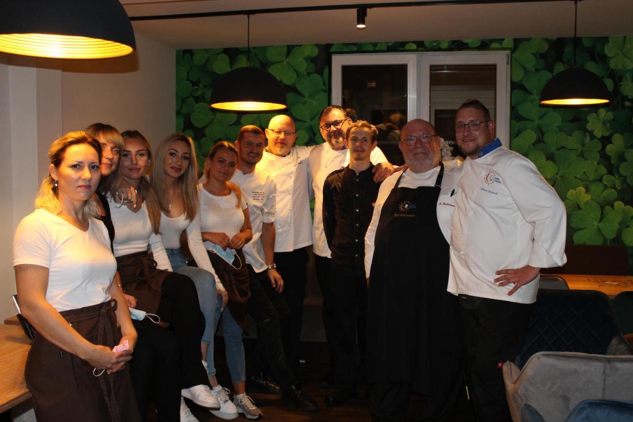 Rhoenblick Landhotel - Restaurant - Countrypub ペータースベルク エクステリア 写真