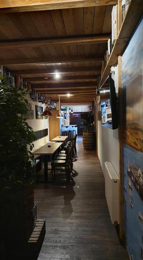 Rhoenblick Landhotel - Restaurant - Countrypub ペータースベルク エクステリア 写真