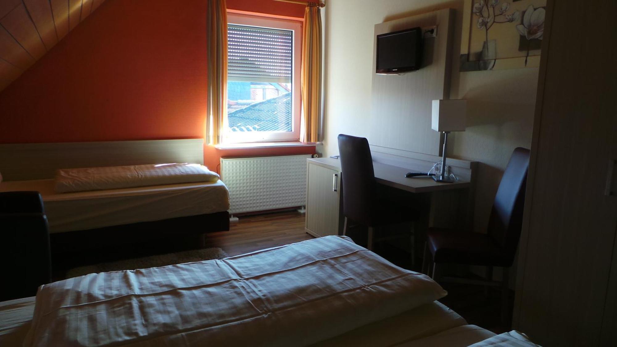 Rhoenblick Landhotel - Restaurant - Countrypub ペータースベルク 部屋 写真